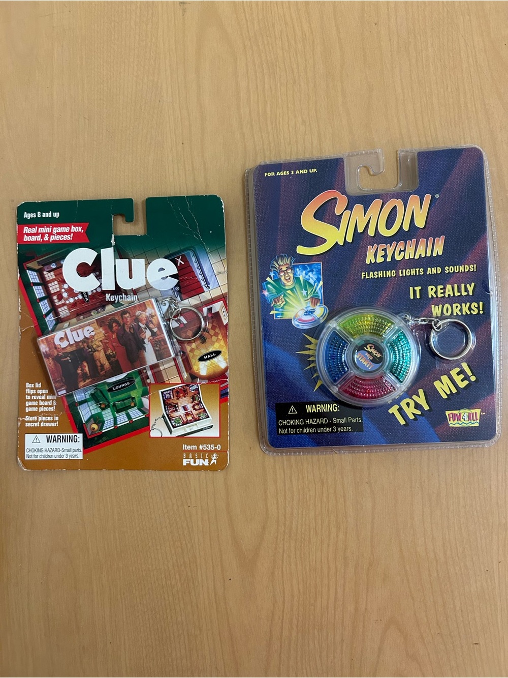 Clue Game Keychain and Simon Keychain in original condition